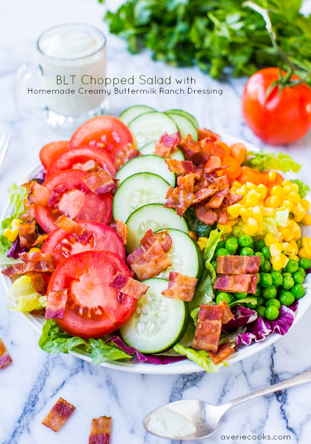 BLT Gehackter Salat mit hausgemachtem, cremigem Buttermilch-Ranch-Dressing - Schnell, frisch, gesund und sättigend! 
