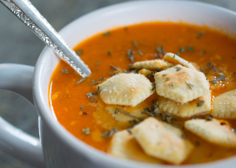 Cremige Tomaten-Basilikum-Suppe für den Instant-Topf