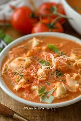 Tomate Tortellini Soup (en unos 15 minutos)