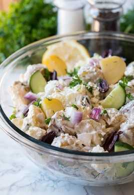 Этот кремовый греческий картофельный салат - это восхитительно яркий и свежий вкус классического рецепта картофельного салата!