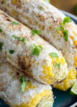 ¡Elote Mexican Grilled Corn es una forma súper rápida y sabrosa de comer maíz este verano!