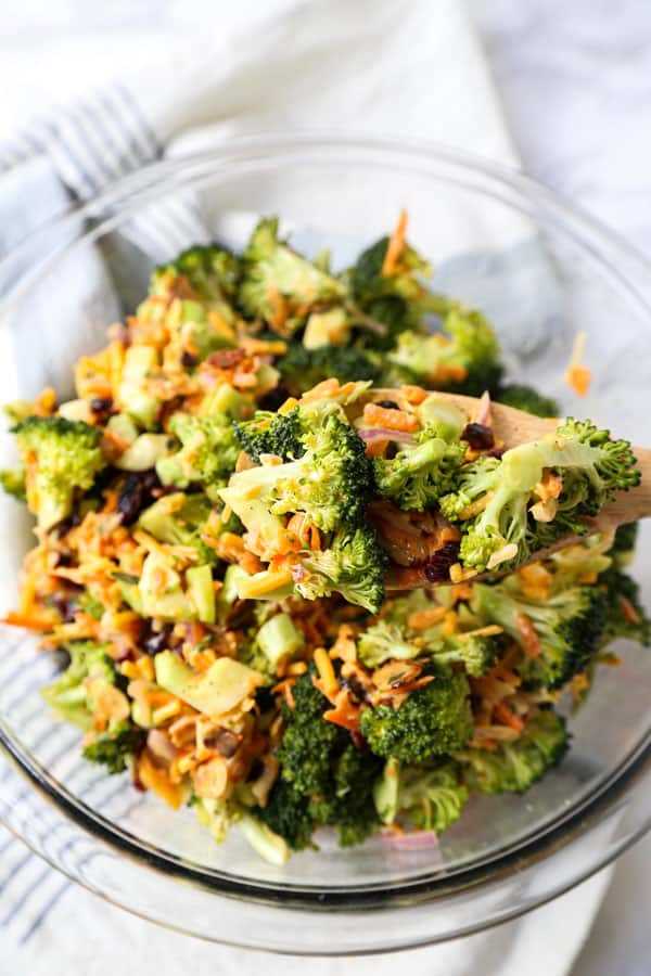 tazón de ensalada de brócoli