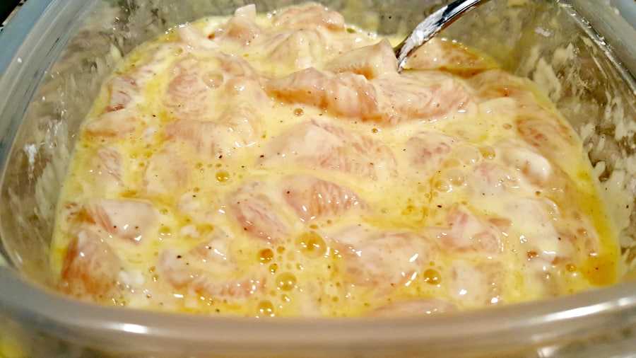 mezcla de pollo y huevo en un plato con una cuchara "srcset =" https://cdn1.zonacooks.com/wp-content/uploads/2017/05/Baked-Sweet-and-Sour-Chicken-with-Homemade-Fried- Rice-2.jpg 900w, https://cdn1.zonacooks.com/wp-content/uploads/2017/05/Baked-Sweet-and-Sour-Chicken-with-Homemade-Fried-Rice-2-500x281.jpg 500w "tamaños =" (ancho máximo: 900px) 100vw, 900px