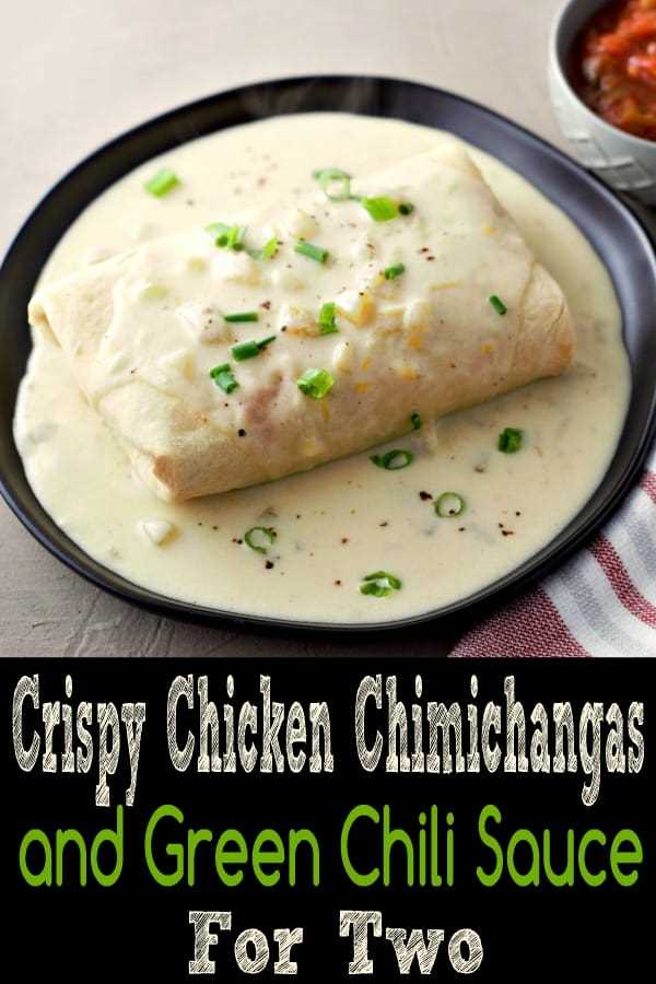 Chimichangas de pollo crujientes con salsa de chile verde Receta para dos "srcset =" https://cdn1.zonacooks.com/wp-content/uploads/2018/03/Crispy-Chicken-Chimichangas-with-Green-Chili-Sauce-Recipe- for-Two-13.jpg 600w, https://cdn1.zonacooks.com/wp-content/uploads/2018/03/Crispy-Chicken-Chimichangas-with-Green-Chili-Sauce-Recipe-for-Two-13 -333x500.jpg 333w "tamaños =" (ancho máximo: 600px) 100vw, 600px