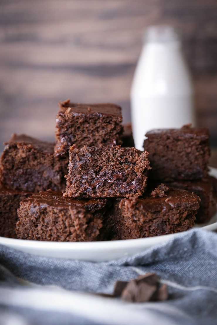 Double Chocolate Chickpea (Or Black Bean) Brownies! - a healthy flourless gluten free dessert
