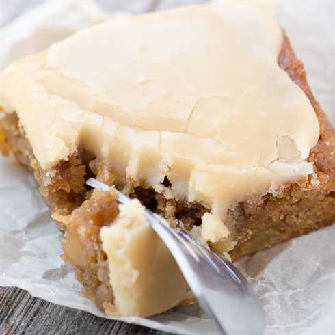 Maple Frosted Apple Blondies are the perfect Fall snack~ theviewfromgreatisland.com