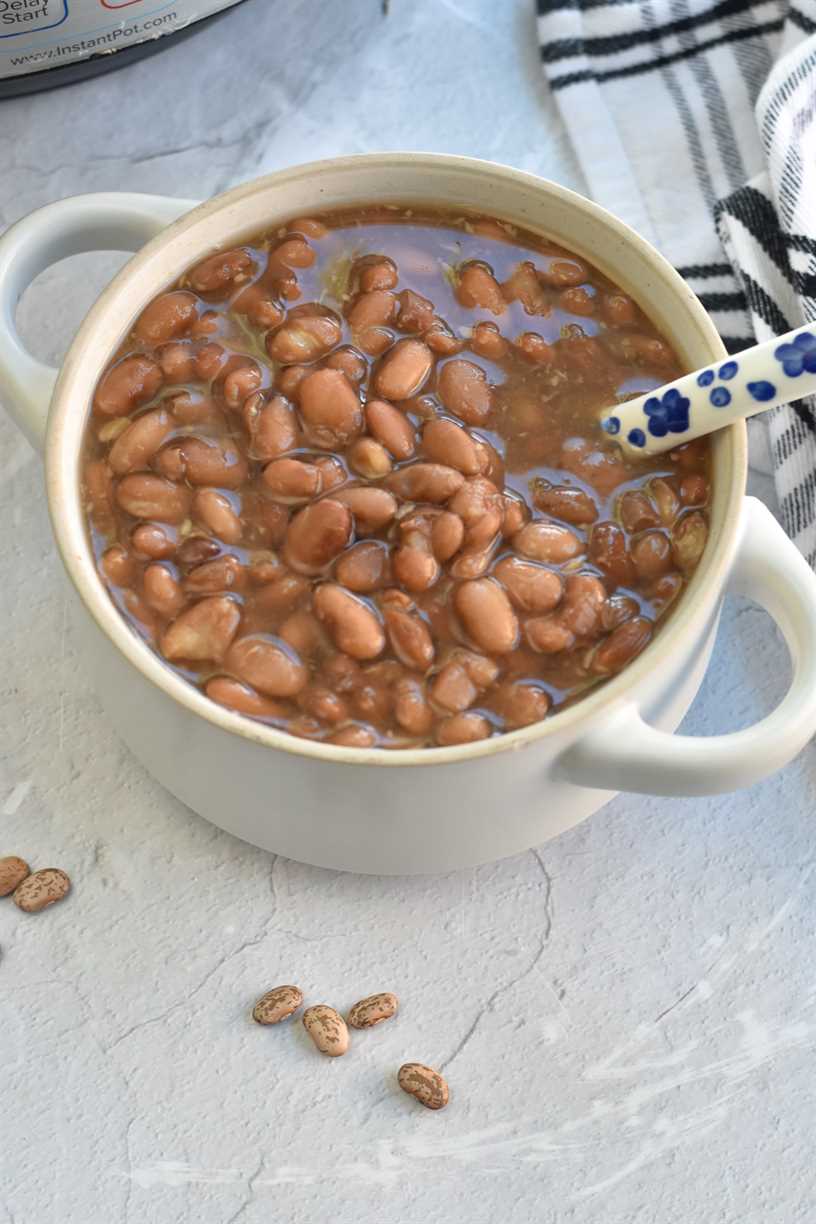 Quick and easy way to cook Mexican pinto beans . Pinto beans are great tacos, soups and refried beans.