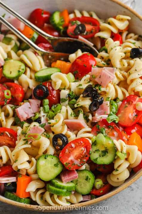 close up of a bowl of Easy Pasta Salad