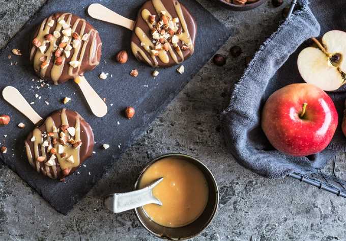 ¡Es el Día Nacional de la Manzana Caramelo! Prueba estas sencillas manzanas acarameladas con chocolate